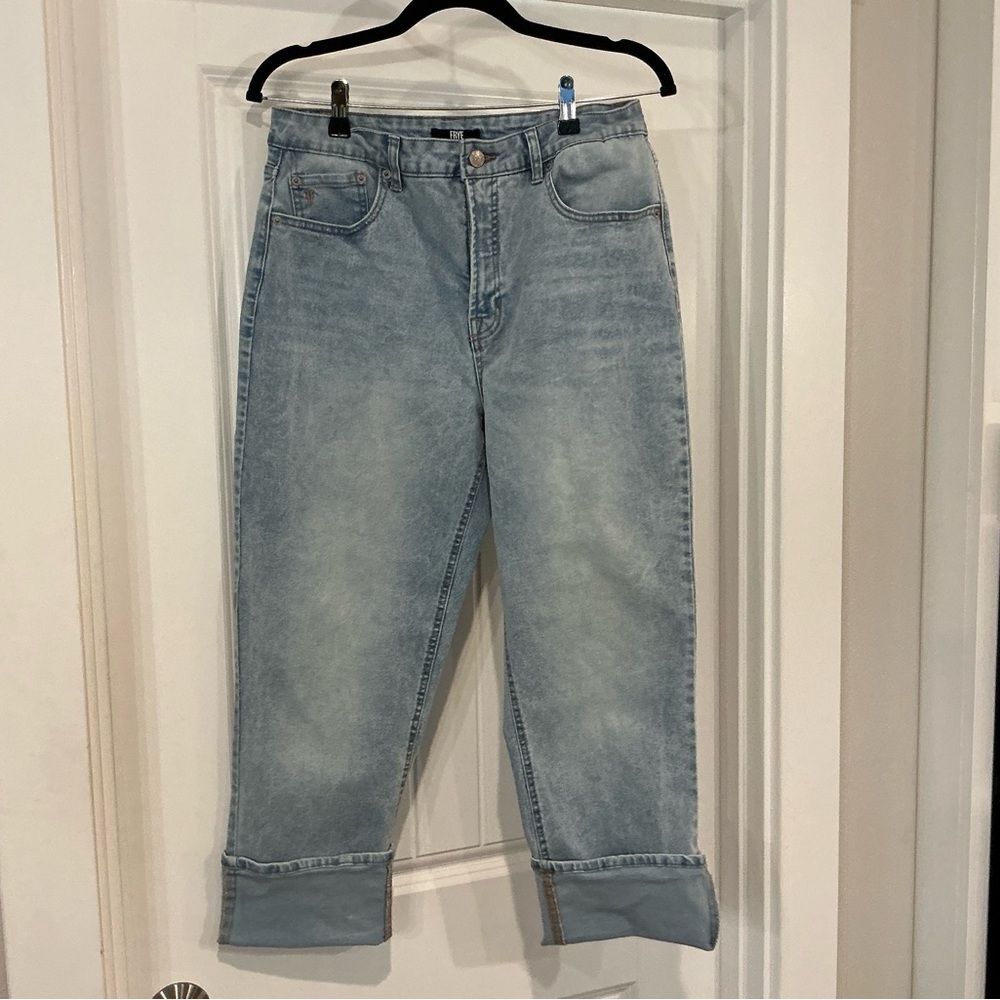 Frye cuffed capris size 8 new condition